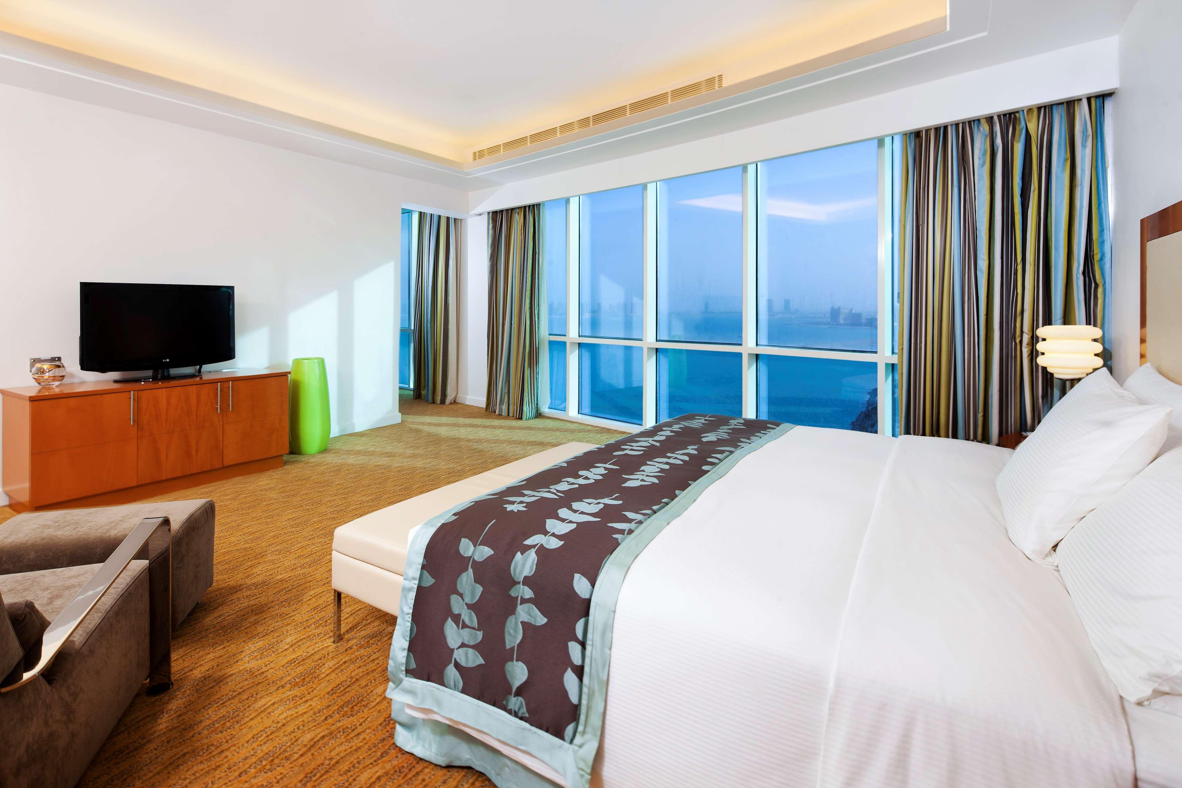 فندق Hilton Doha | حجز الفنادق بأفضل الأسعار والعروض - سندباد لکل رحلاتک