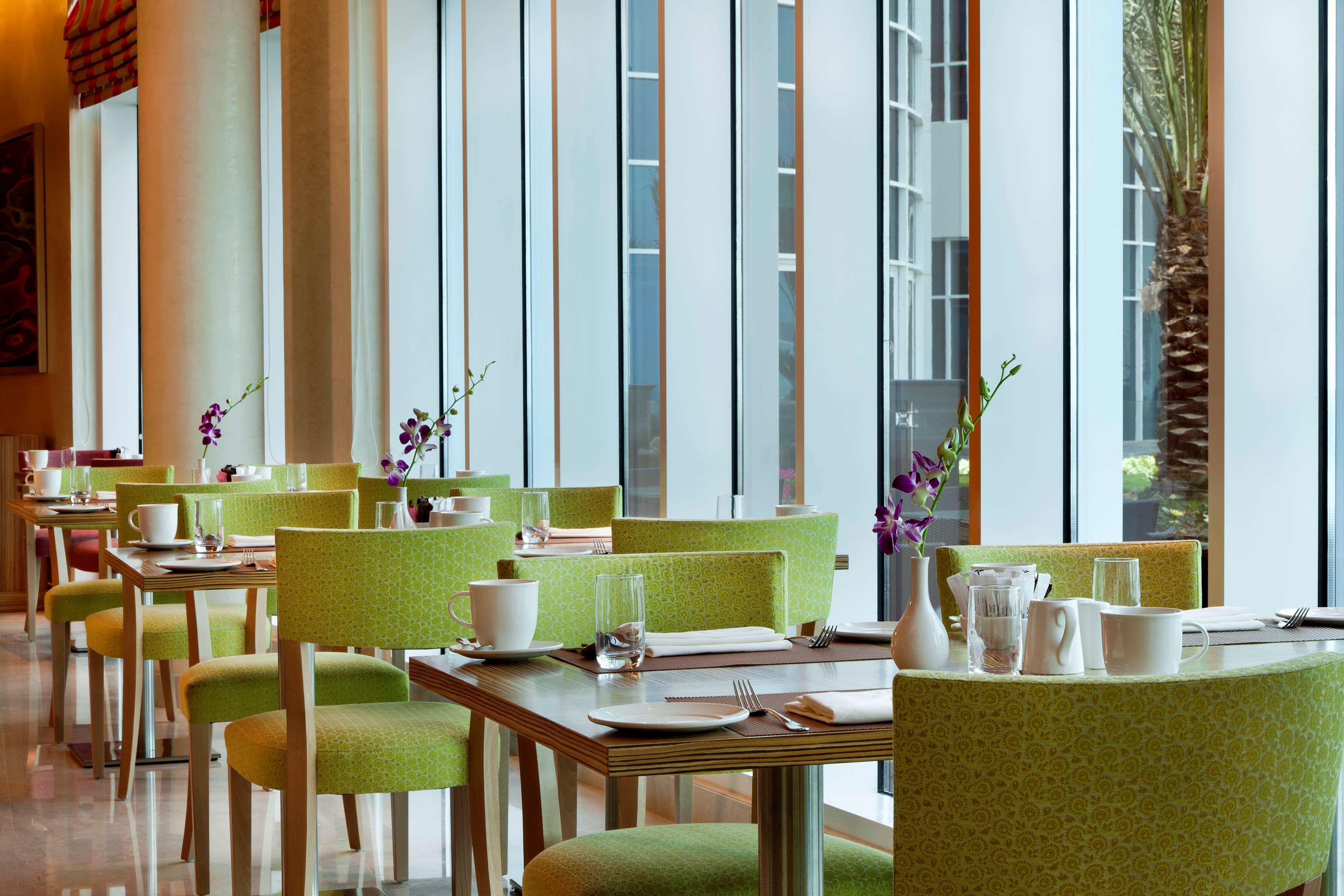 فندق Hilton Doha | حجز الفنادق بأفضل الأسعار والعروض - سندباد لکل رحلاتک