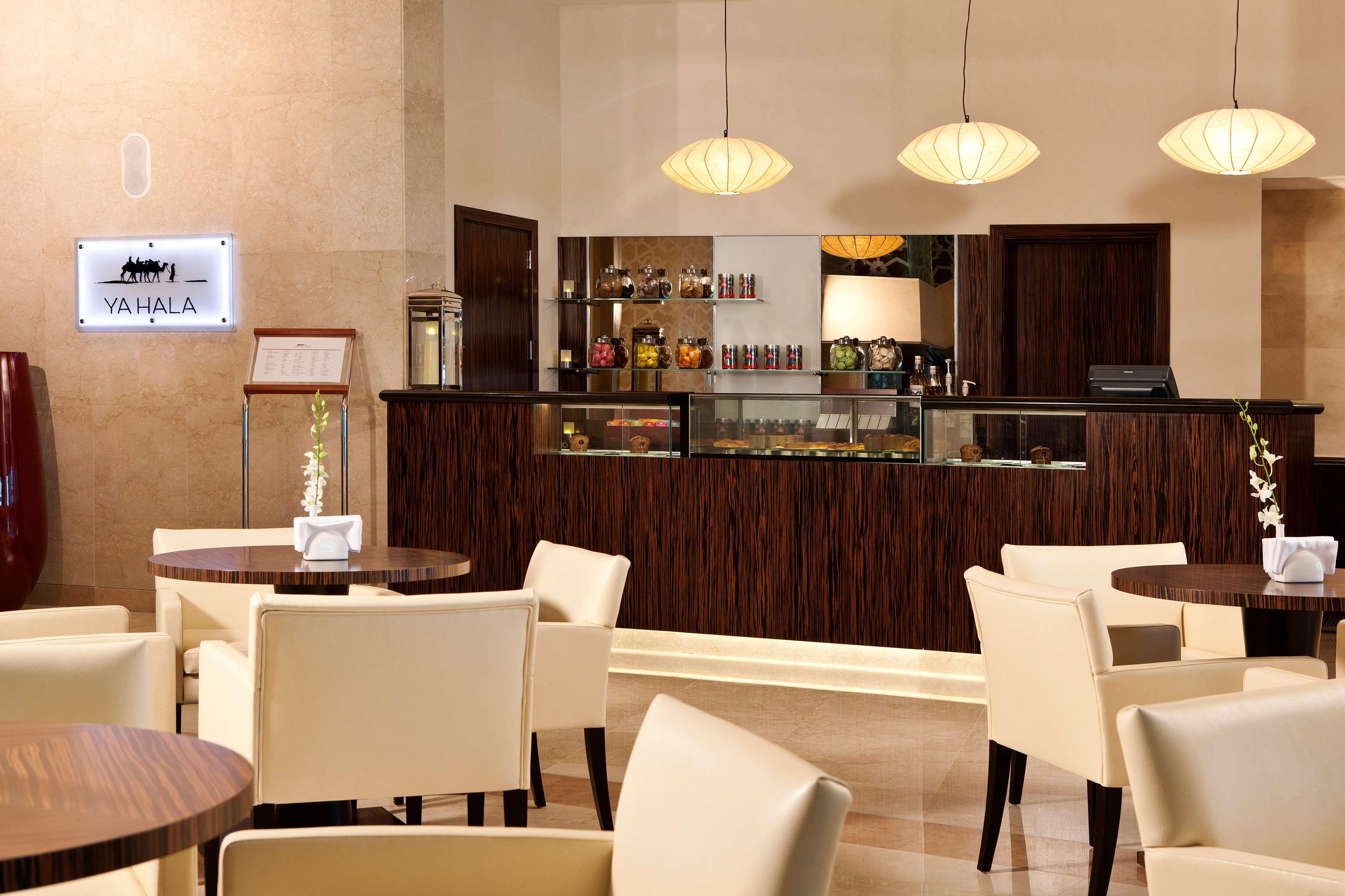 فندق Hilton Doha | حجز الفنادق بأفضل الأسعار والعروض - سندباد لکل رحلاتک