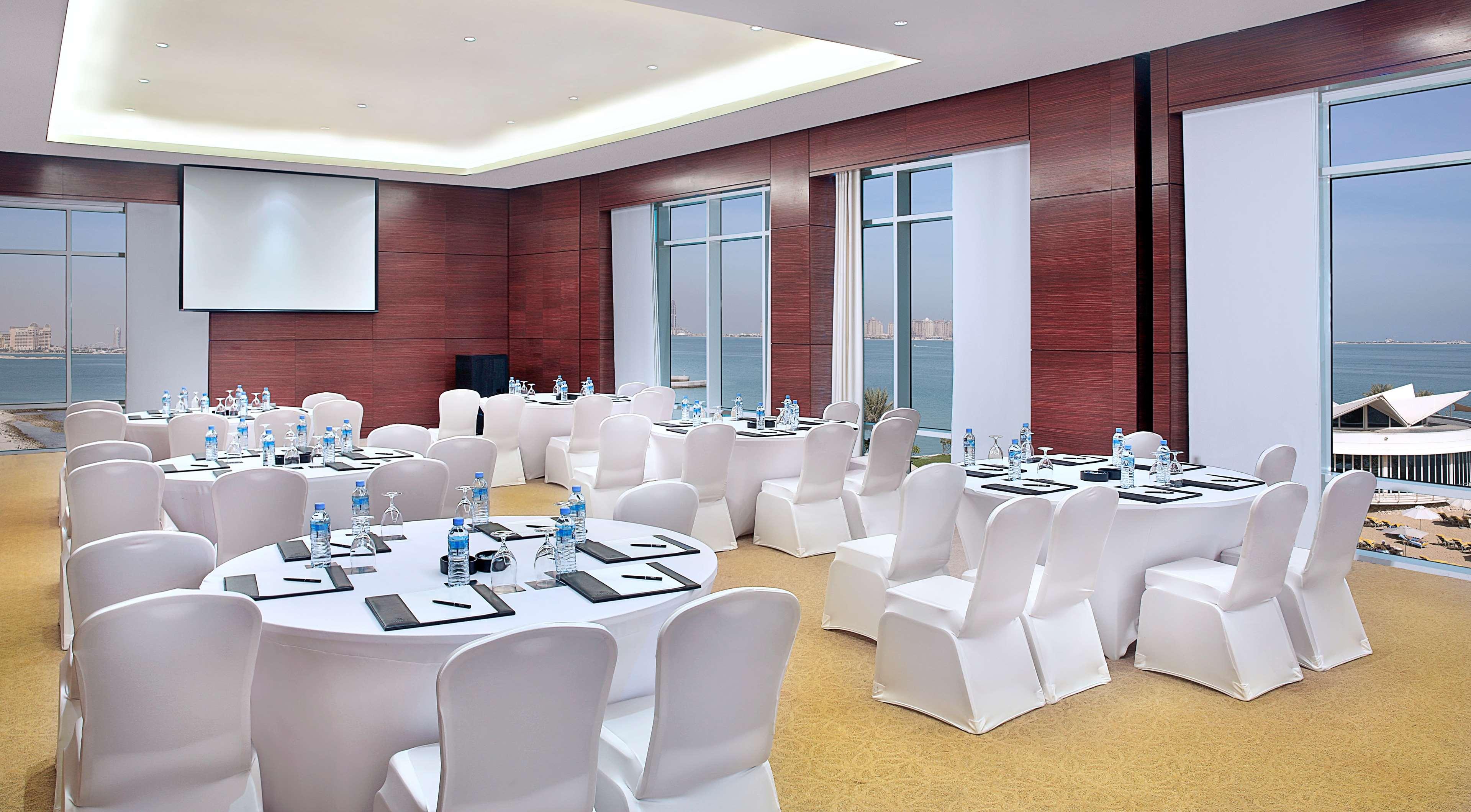 فندق Hilton Doha | حجز الفنادق بأفضل الأسعار والعروض - سندباد لکل رحلاتک