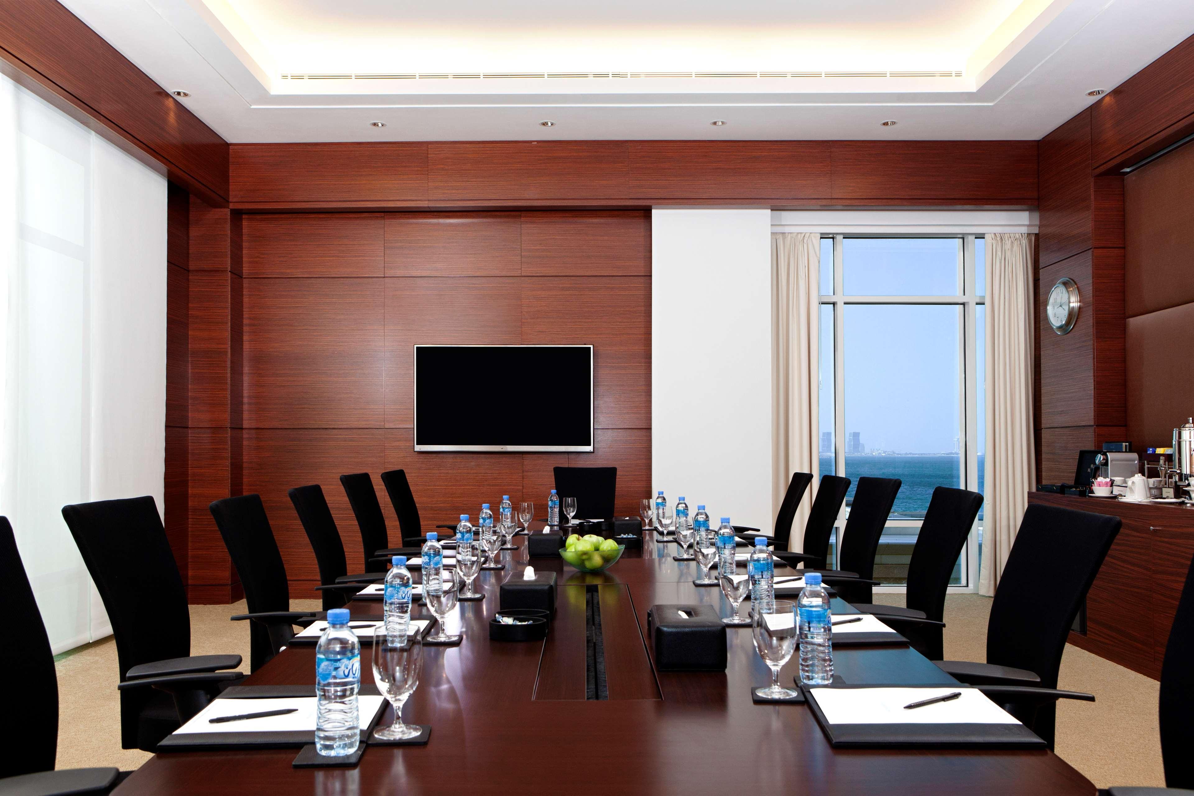 فندق Hilton Doha | حجز الفنادق بأفضل الأسعار والعروض - سندباد لکل رحلاتک