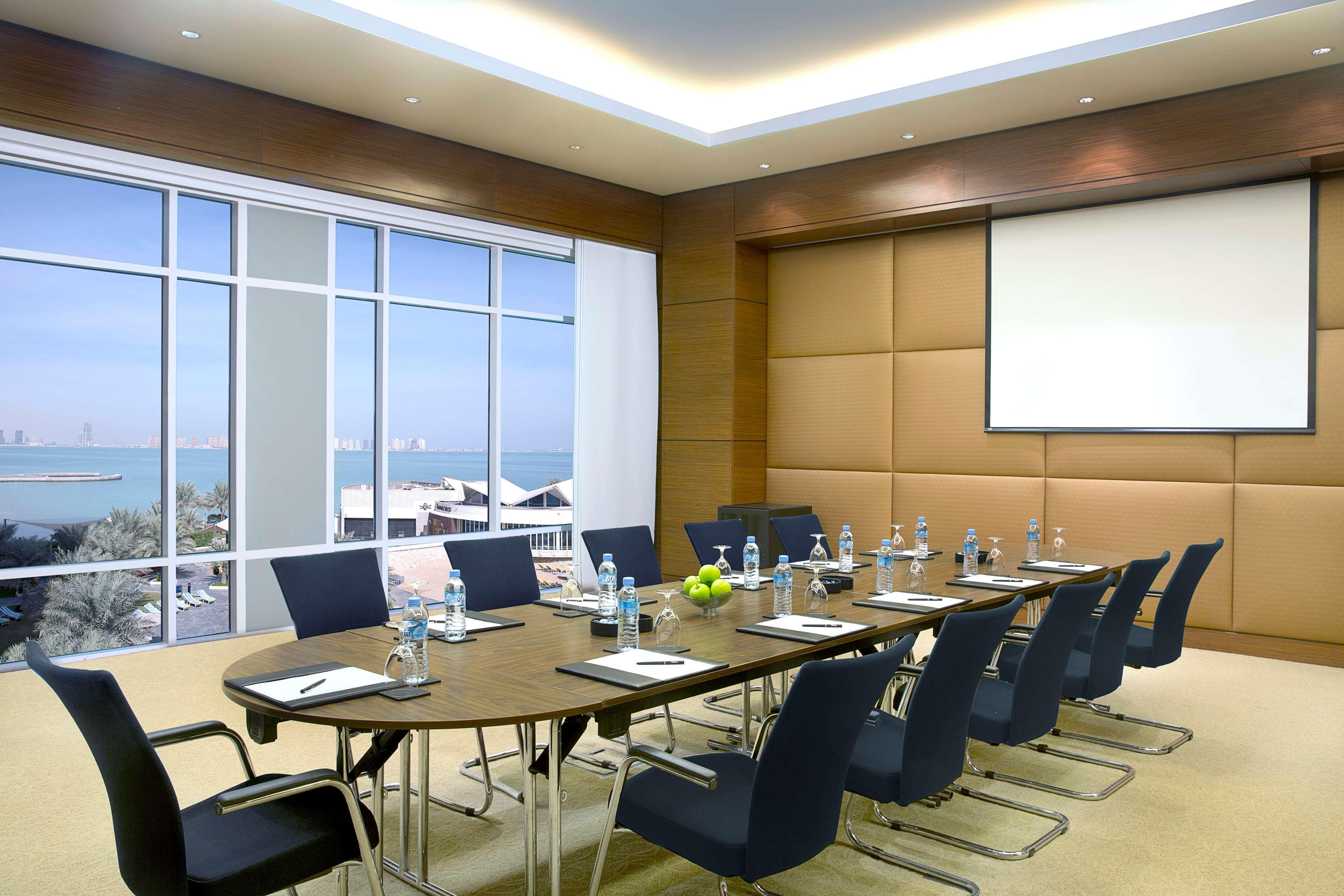 فندق Hilton Doha | حجز الفنادق بأفضل الأسعار والعروض - سندباد لکل رحلاتک
