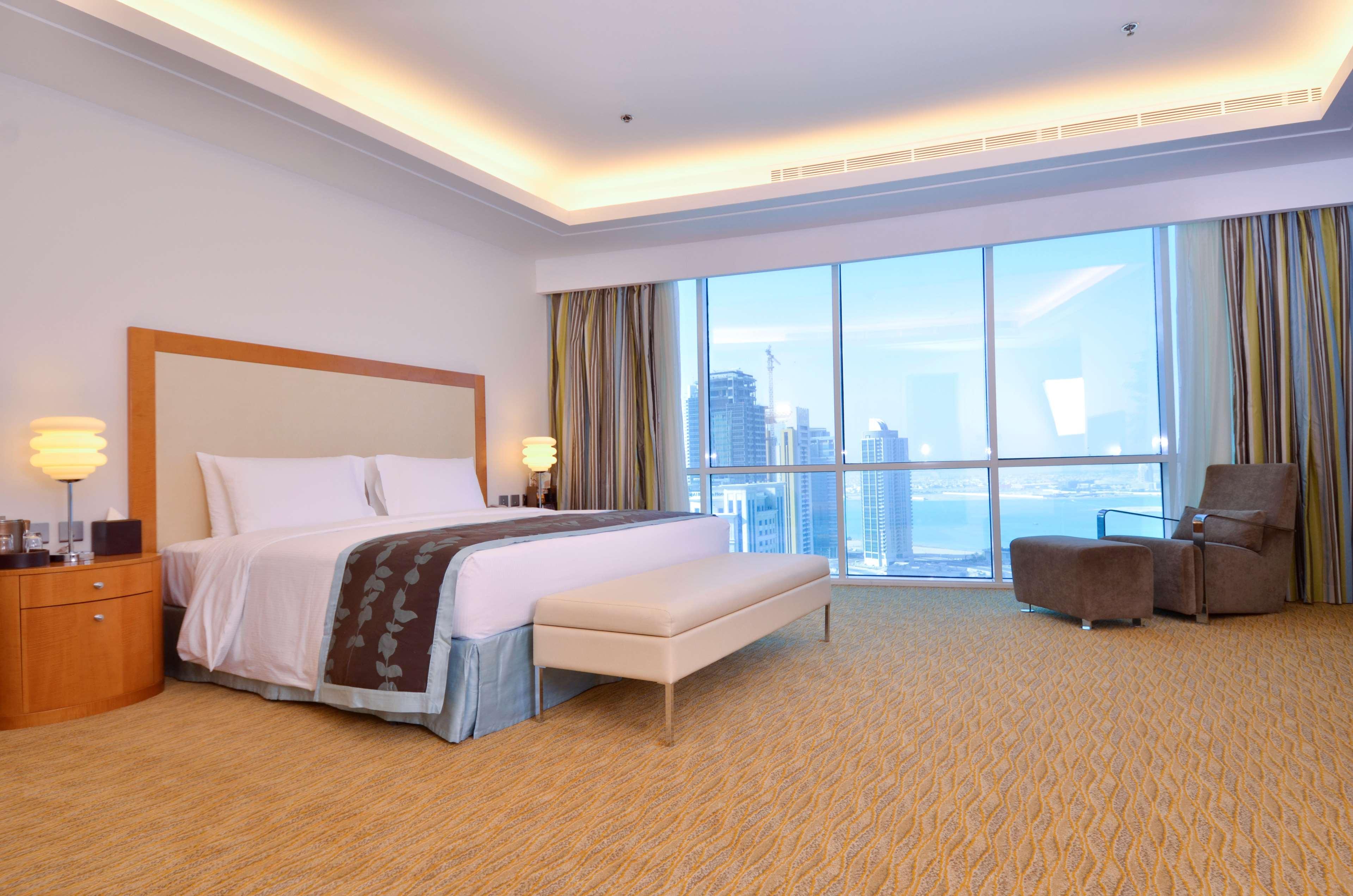 فندق Hilton Doha | حجز الفنادق بأفضل الأسعار والعروض - سندباد لکل رحلاتک