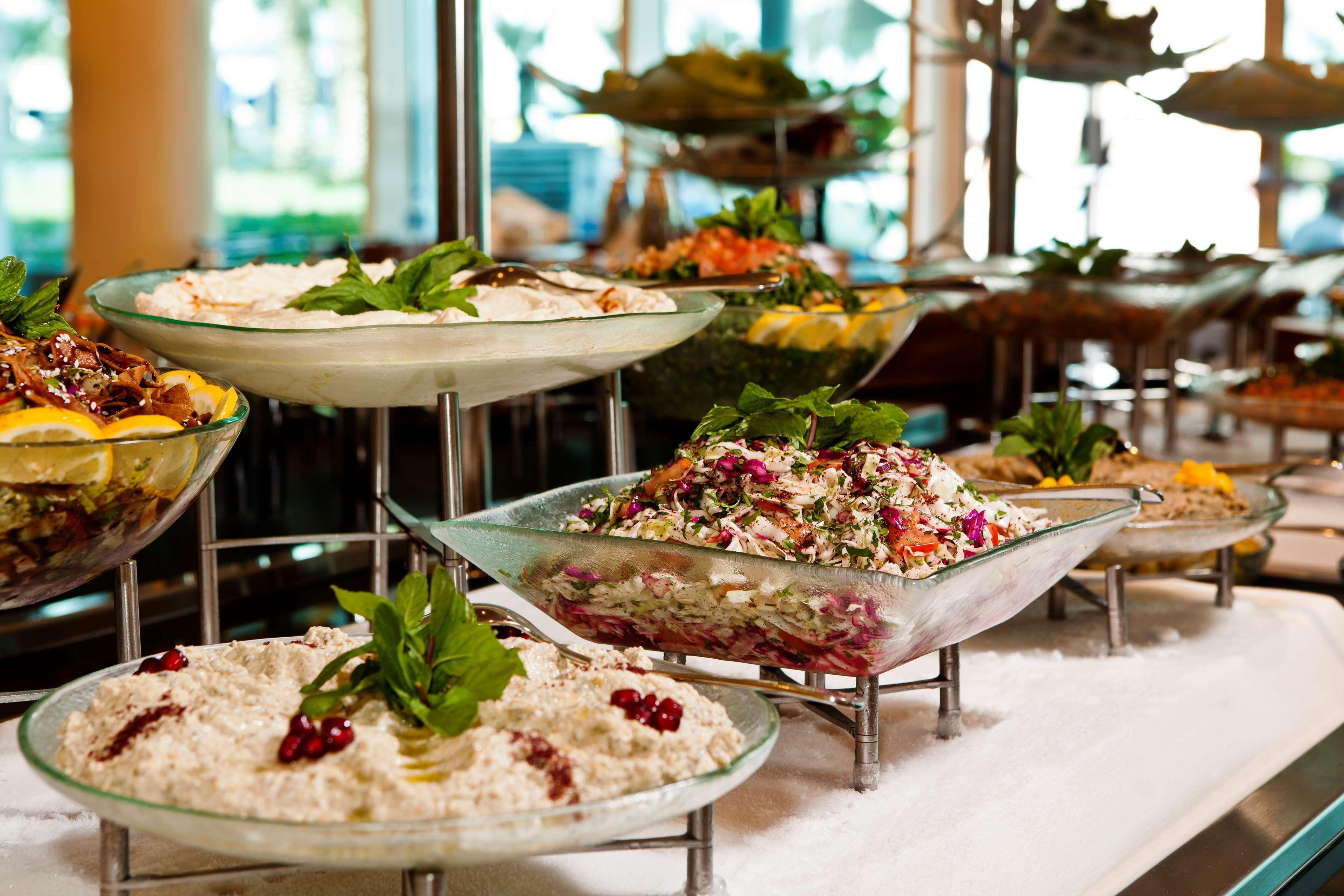 فندق Hilton Doha | حجز الفنادق بأفضل الأسعار والعروض - سندباد لکل رحلاتک