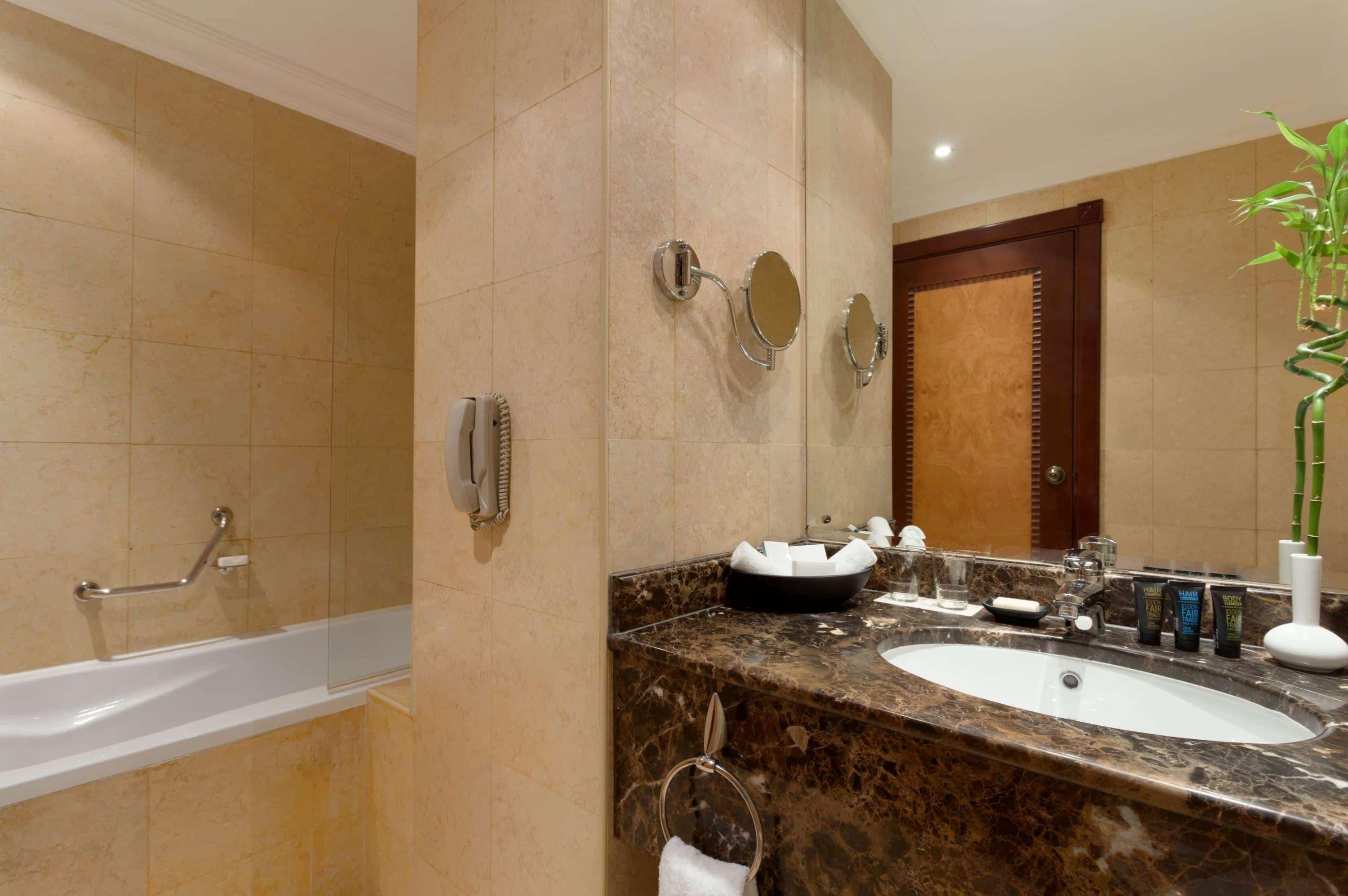 فندق Wyndham Grand Regency Doha | حجز الفنادق بأفضل الأسعار والعروض - سندباد لکل رحلاتک