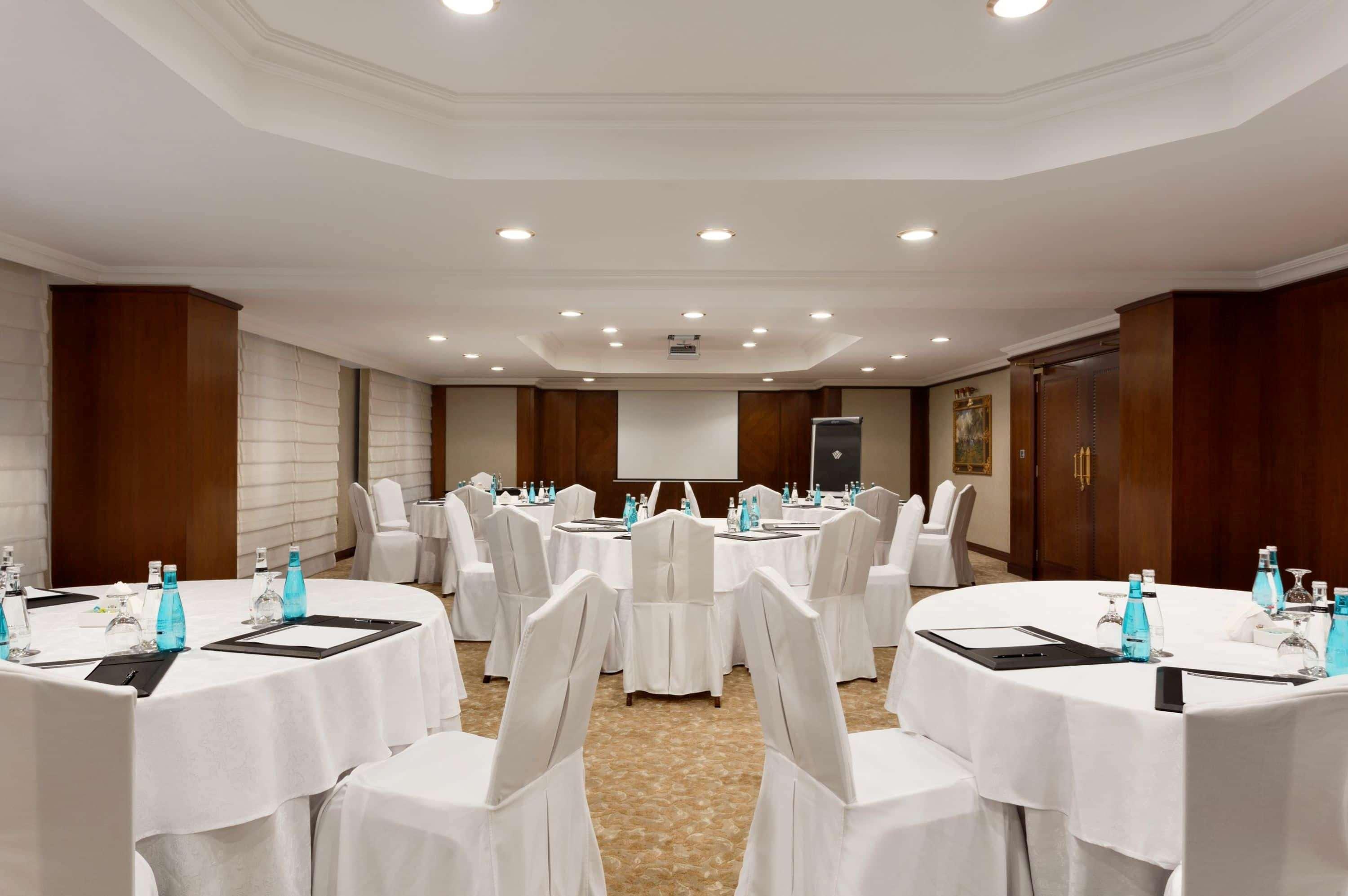 فندق Wyndham Grand Regency Doha | حجز الفنادق بأفضل الأسعار والعروض - سندباد لکل رحلاتک