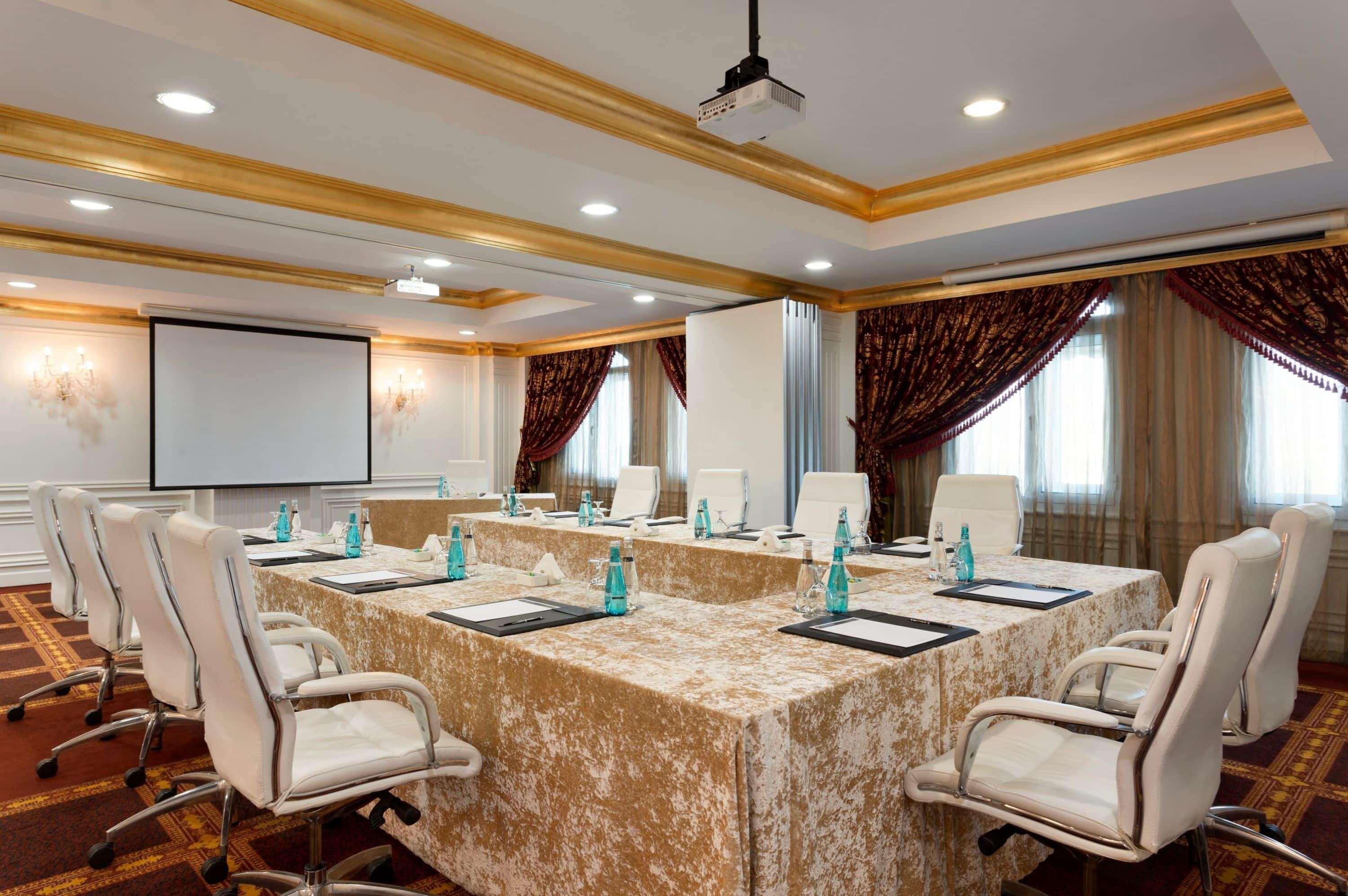 فندق Wyndham Grand Regency Doha | حجز الفنادق بأفضل الأسعار والعروض - سندباد لکل رحلاتک