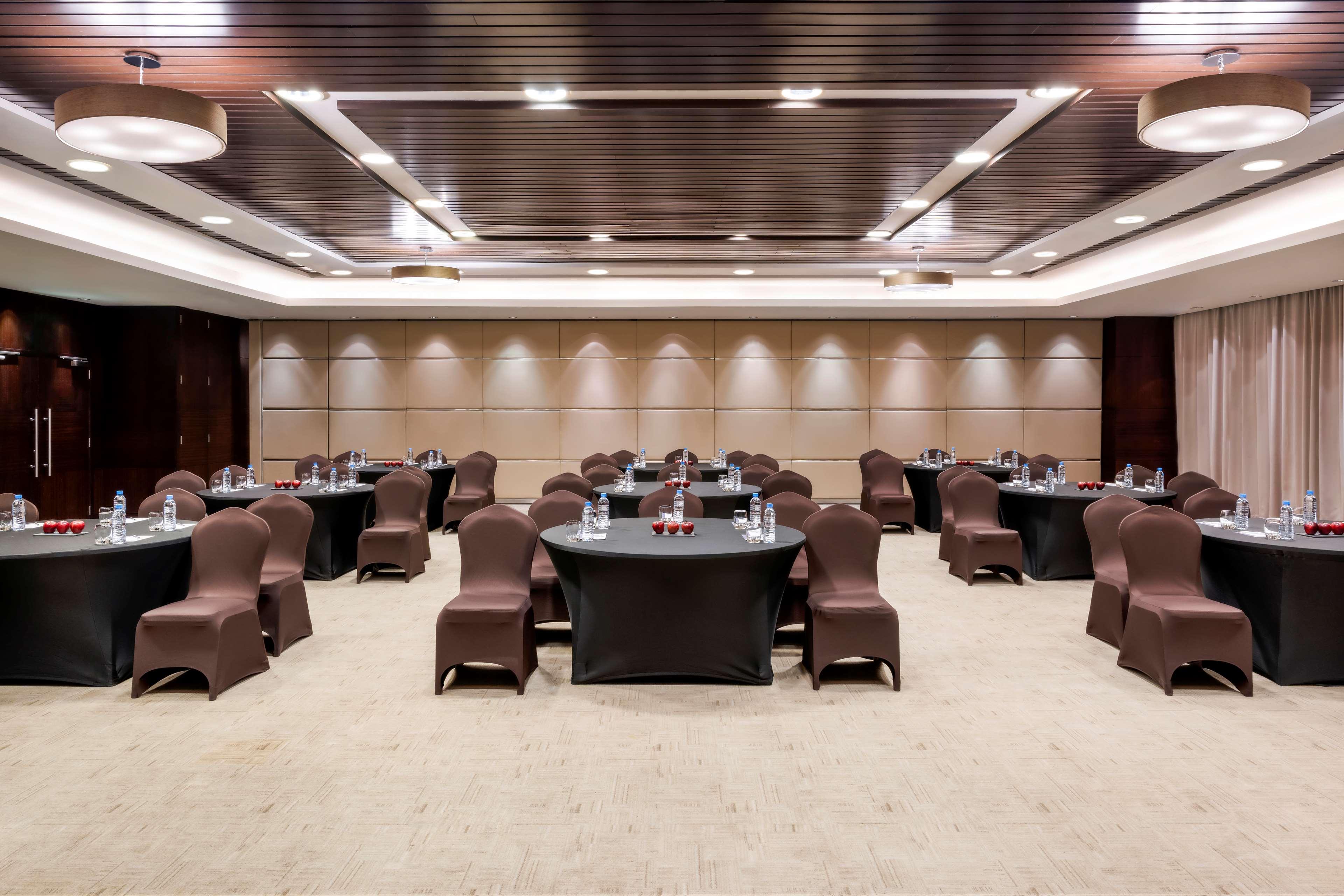 فندق Oryx Rotana | حجز الفنادق بأفضل الأسعار والعروض - سندباد لکل رحلاتک