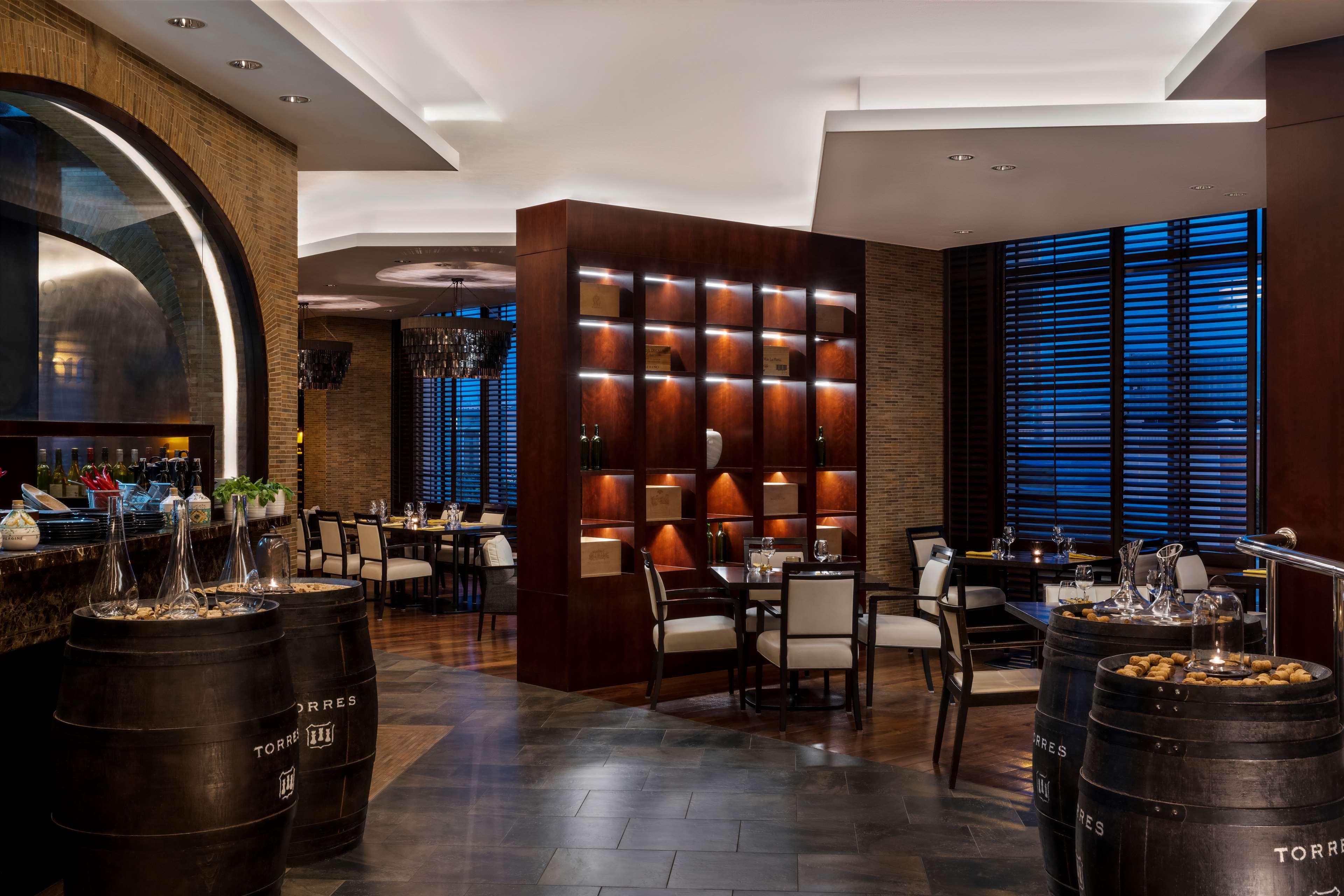 فندق Oryx Rotana | حجز الفنادق بأفضل الأسعار والعروض - سندباد لکل رحلاتک