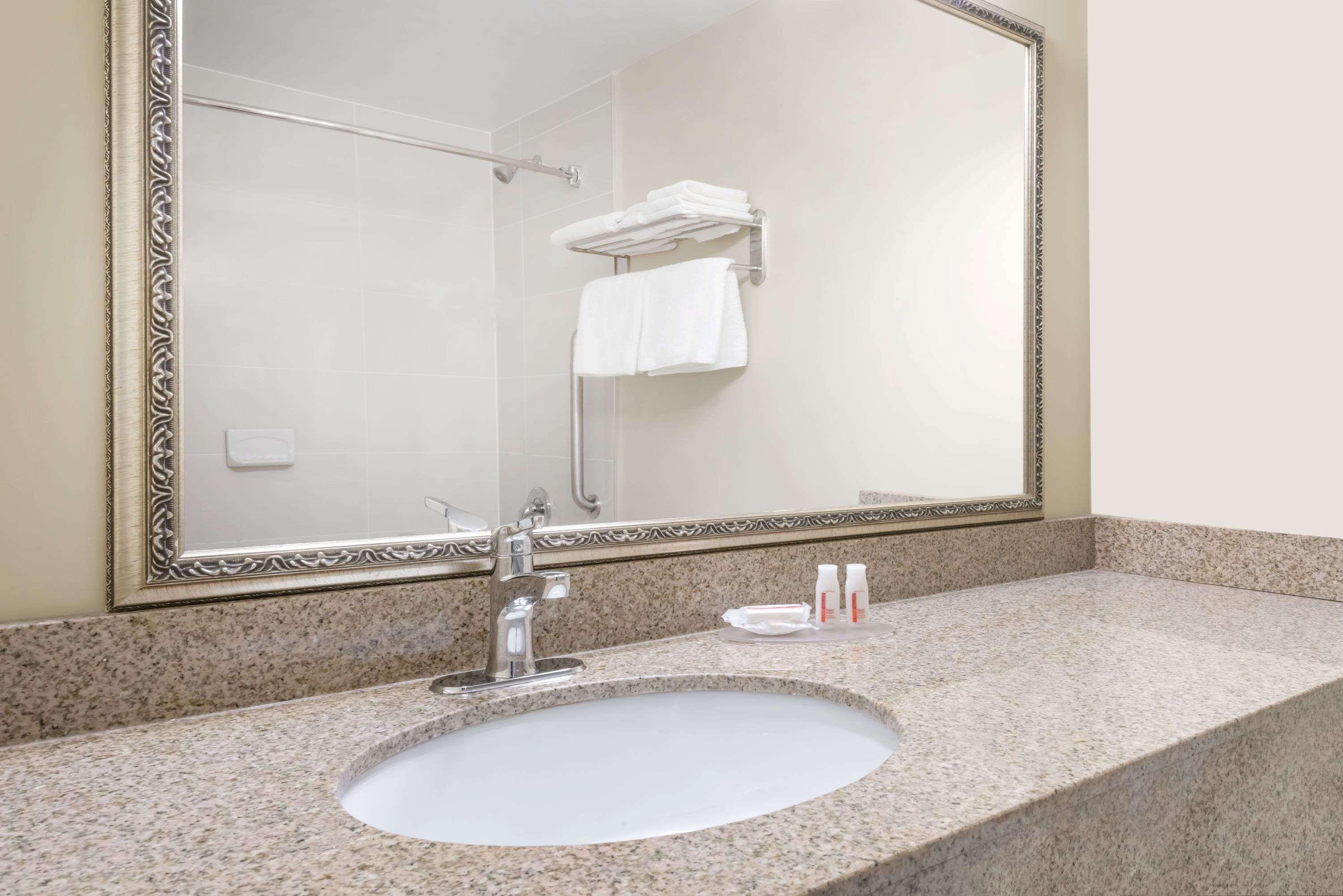 hotel Ramada by Wyndham London | 3 Stars 