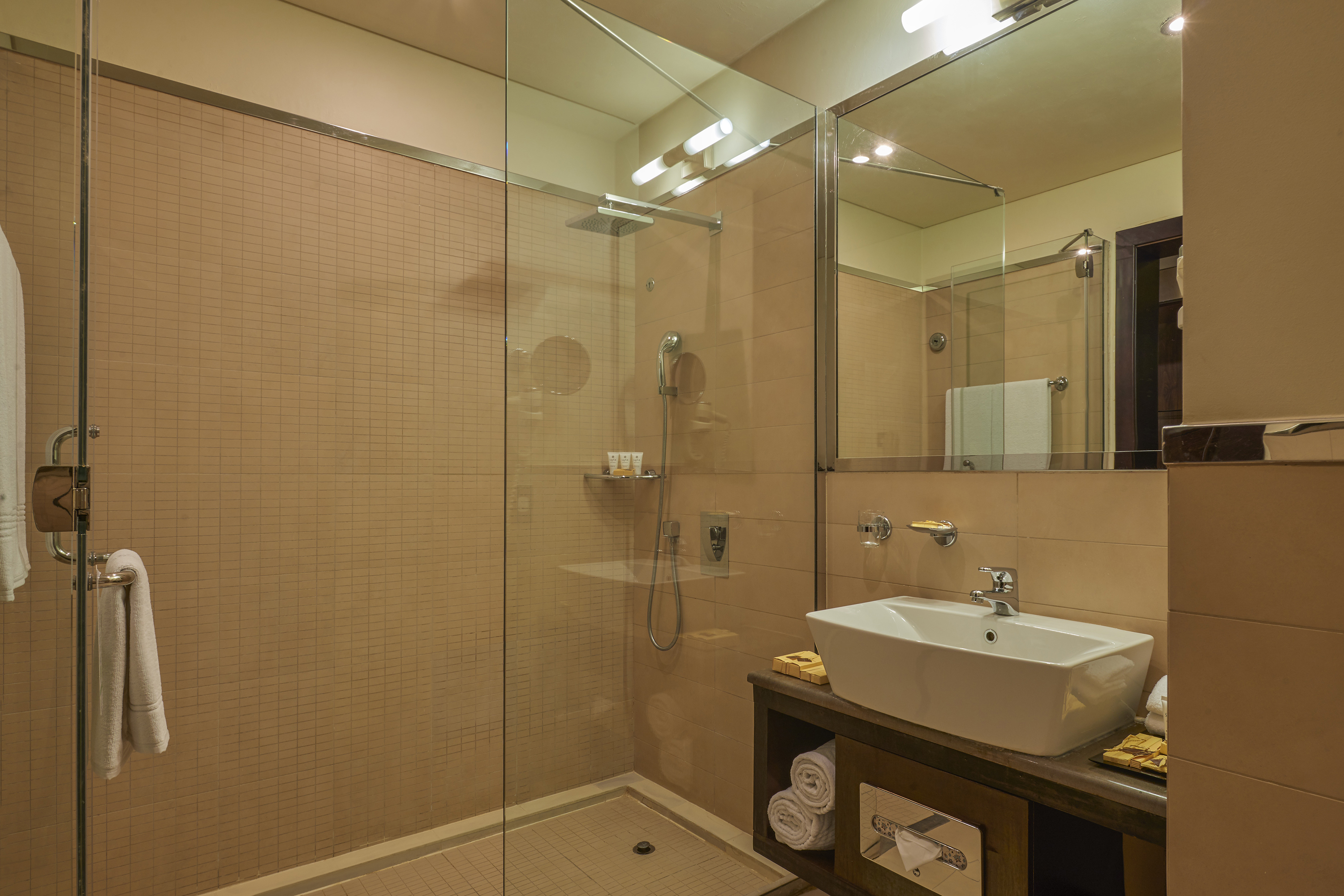 فندق Safir Doha Hotel | حجز الفنادق بأفضل الأسعار والعروض - سندباد لکل رحلاتک