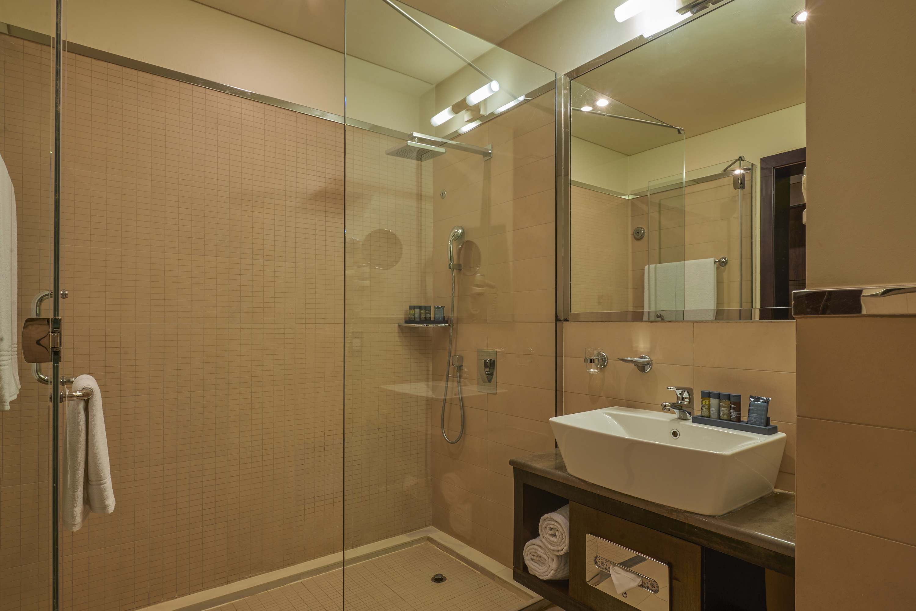 فندق Safir Doha Hotel | حجز الفنادق بأفضل الأسعار والعروض - سندباد لکل رحلاتک