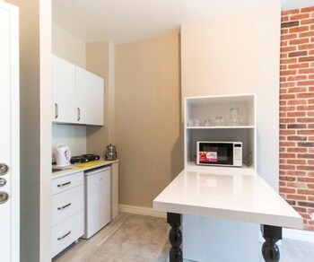 Center Apartment (To Make Arrangement For Check In Please Contact The Property At Least 5 Days In Advance)