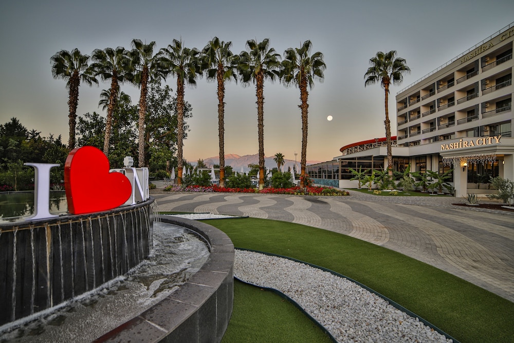Nashira City Resort Hotel (also Known As Grida City)(does Not Accept Men Only Bookings)