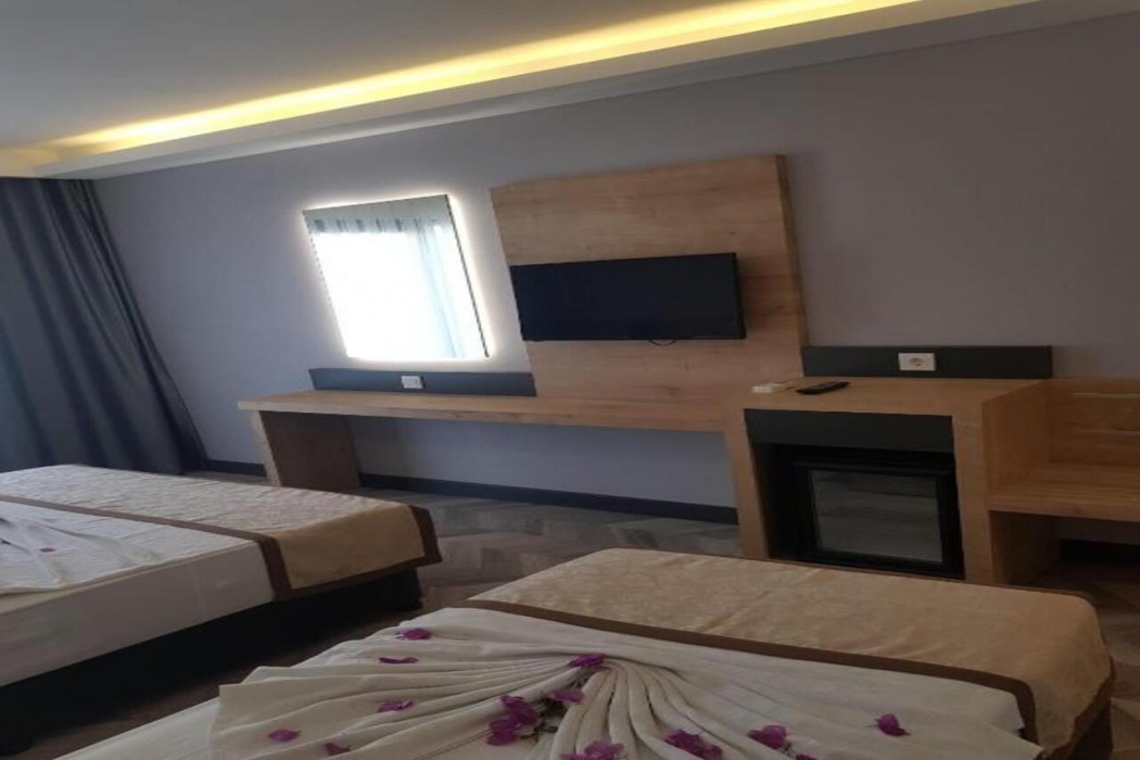 Clover Magic Park Side Hotel (74km Away From Antalya)