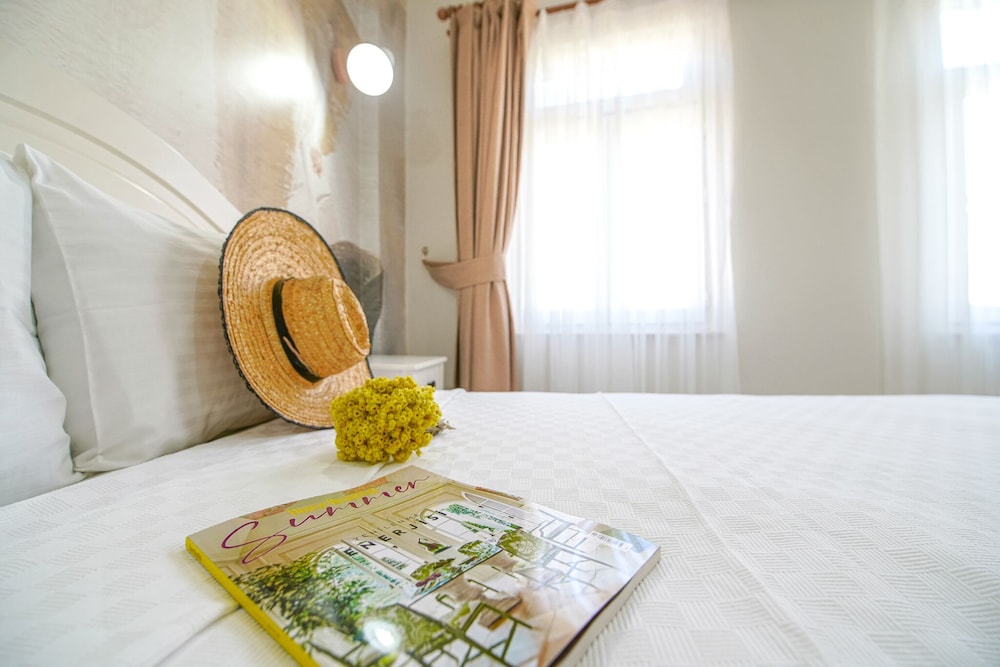 Lutro Otel