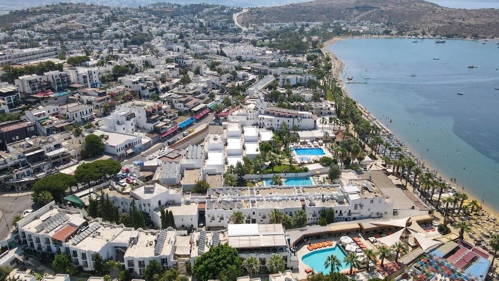 Ladonia Hotels Leo Beach Resort