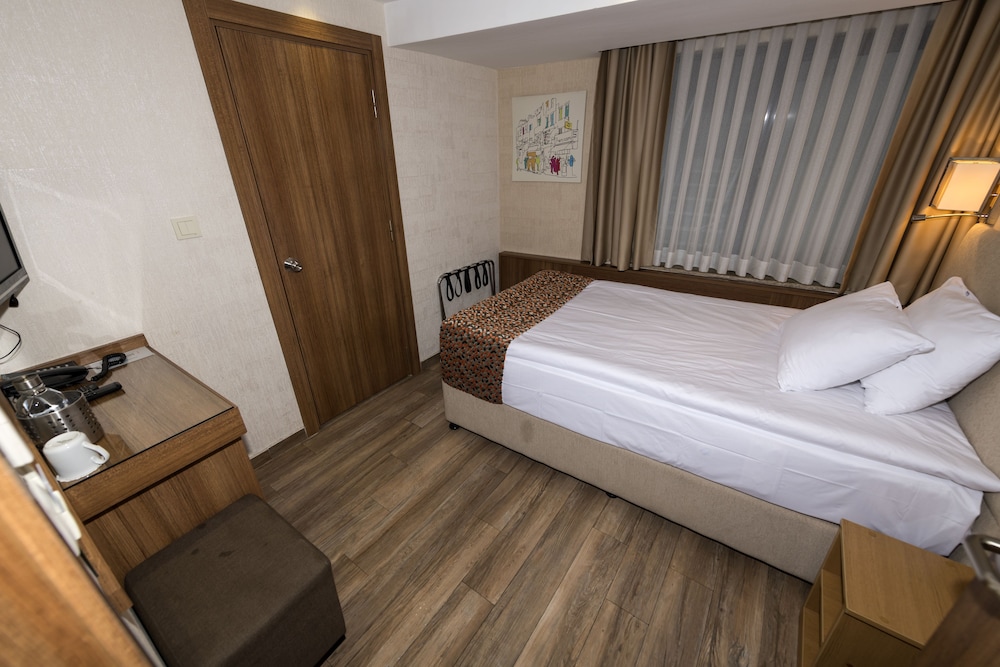 B Guest Hotel(also Known As Bguest Hotel And Residence)