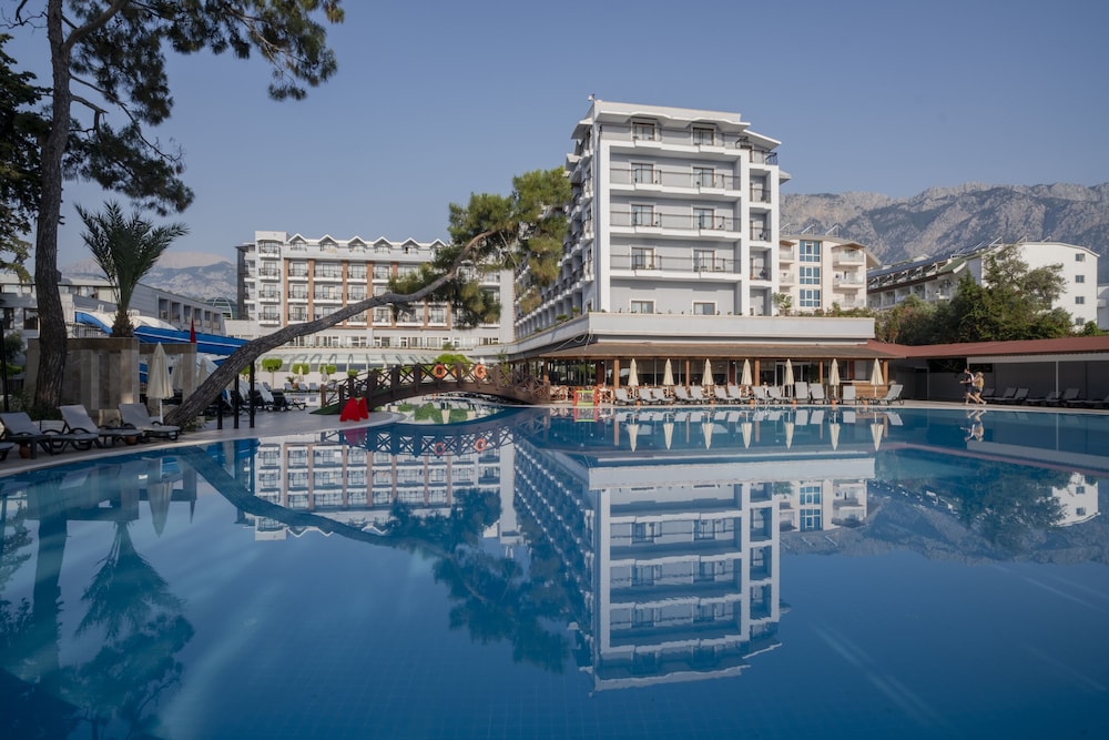 Fore Resort And Spa (Also Known As Palmet Resort)(43 Km Away From Antalya)(Does Not Accept Men Only Bookings)