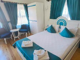 Büyükada Mavi Palas Hotel (34km Away From Istanbul)