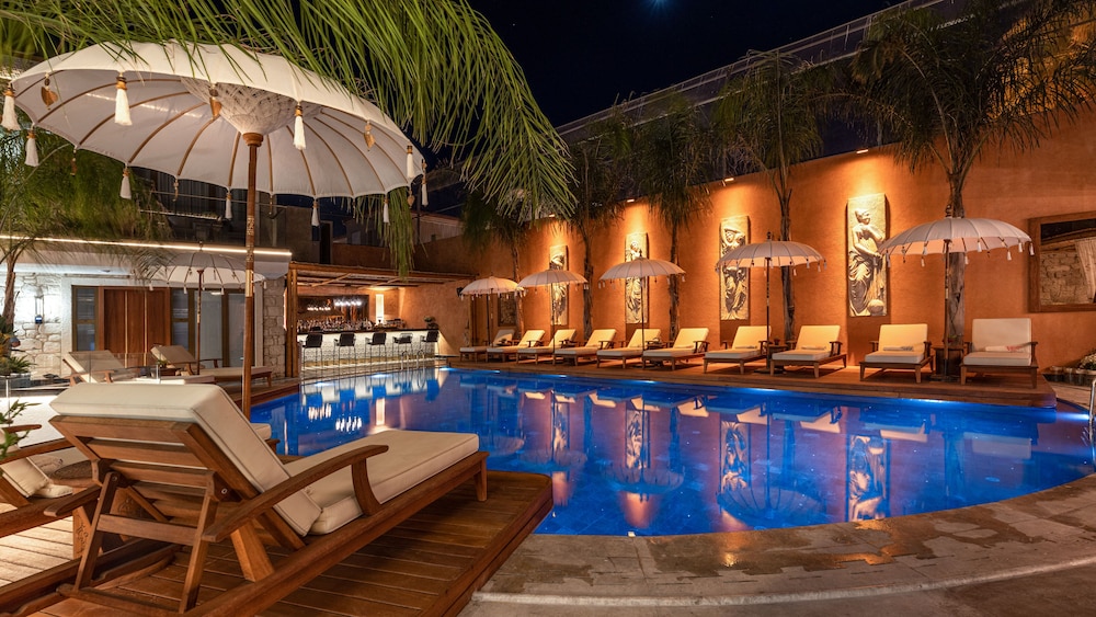 Genesis Hotel