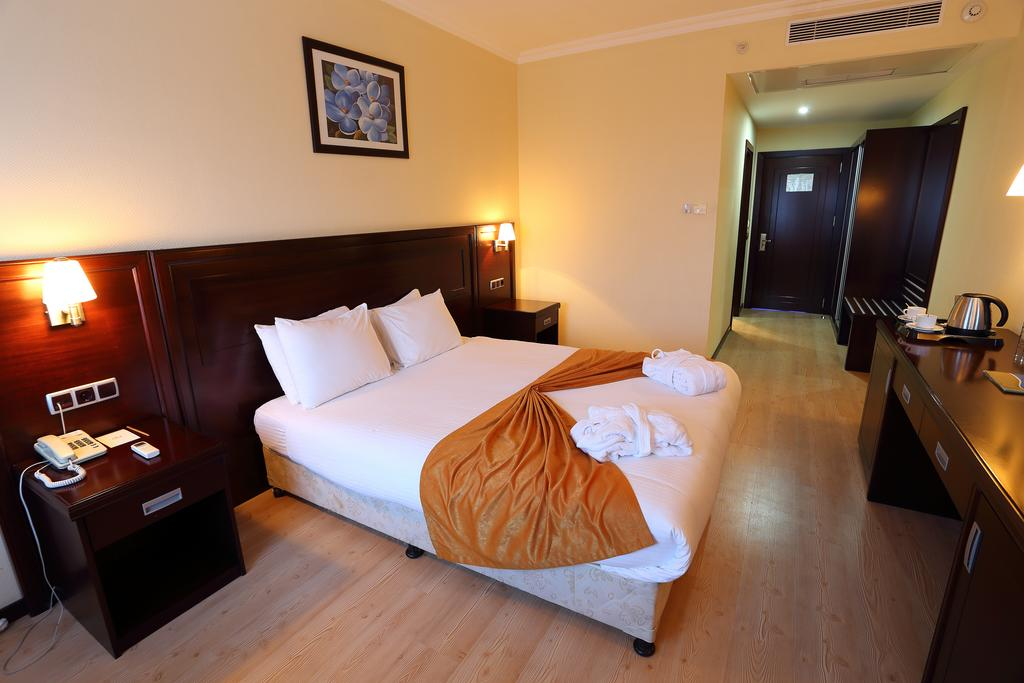 Eser Diamond Hotel And Convention Center (91Km Away From Istanbul)