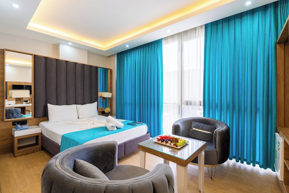 Black Palace Hotel(25Km Away From Istanbul)