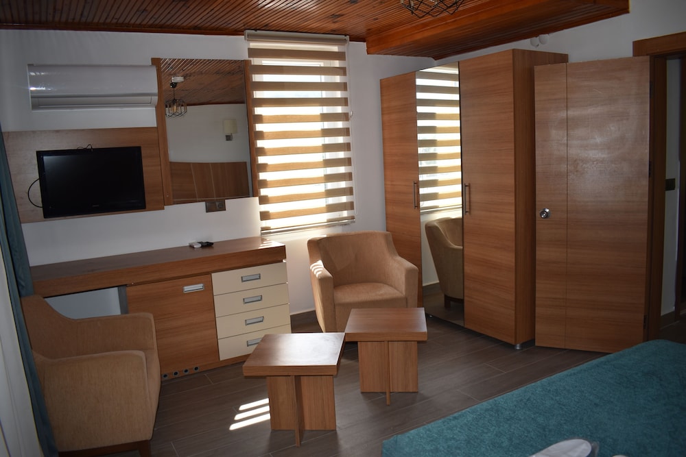 Akin Apart And Hotel (50km Away From Antalya)