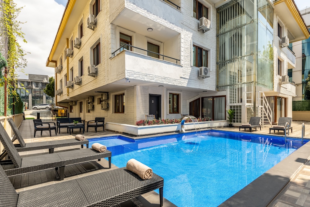 Baymari Suites Design (20km Away From Istanbul)