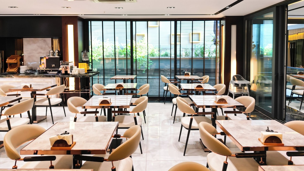 Sky Hill Hotel