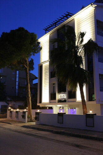 Moon Suites (No Front Desk)
