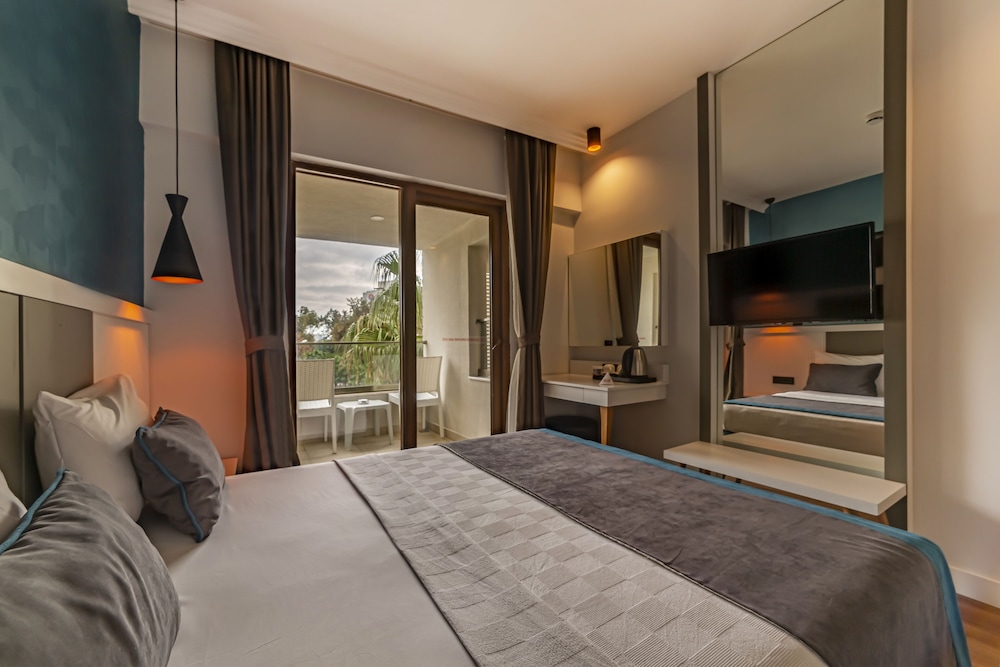 Tema 242 Hotel