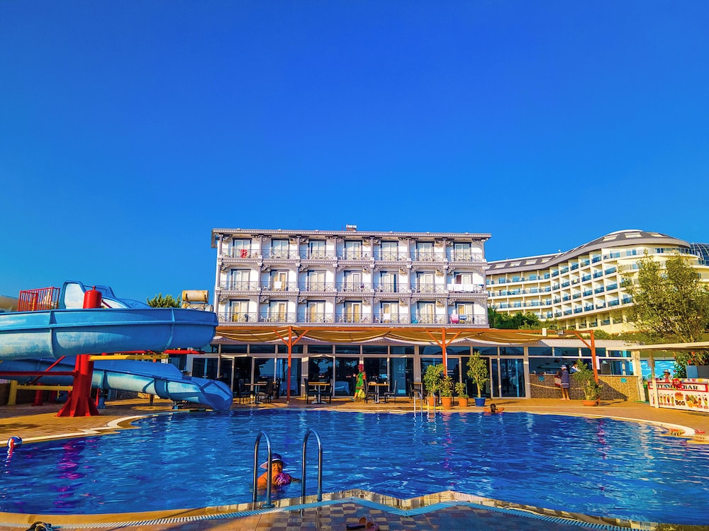 Elysium Elite Hotel And Spa(89 Km Away From Antalya)