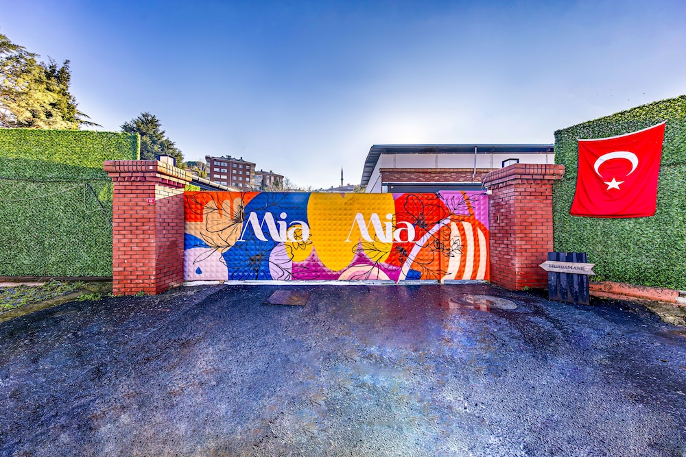 Mia Mia Suites