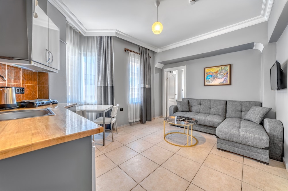 Cleopatra Icaria Apart Hotel