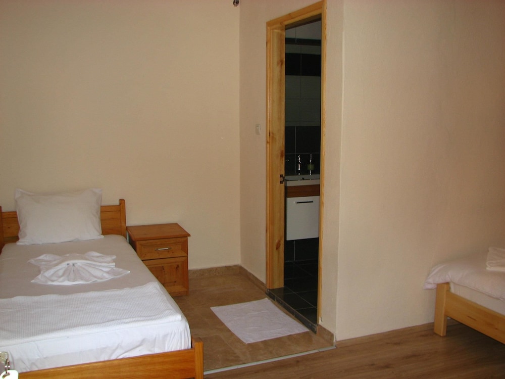 Adrasan River Hotel (91Km Away From Antalya)
