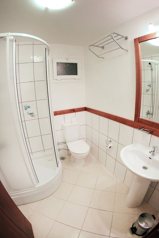 Ibak Sunny Houses (No Front Desk Need To Contact Property 7 Days In Advance)