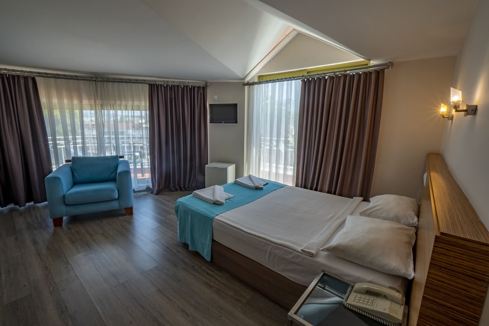 Tu Casa Gelidonya Hotel (for Women Only) 42km Away From Antalya