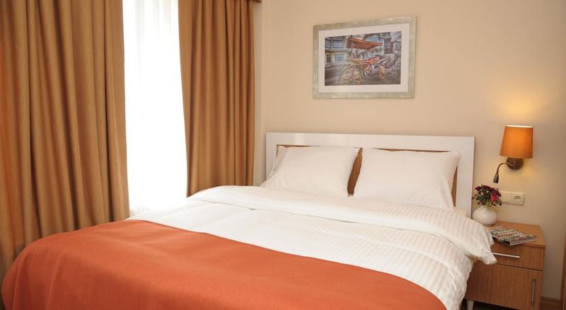 Three Apples Residence Hotel