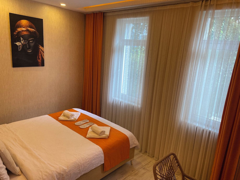 Aura Hotel