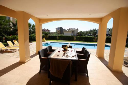 Palm Lane Residence