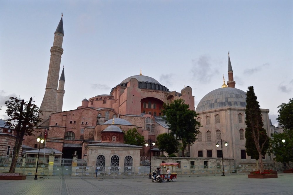 Istanbul House