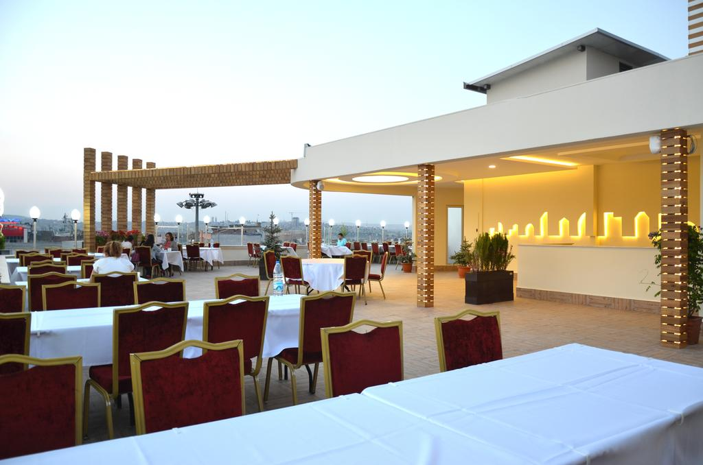Tilmen Hotel