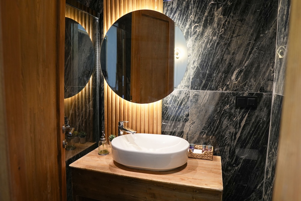 Serefe Hotel Alacati (15 Km Sway From Cesme)