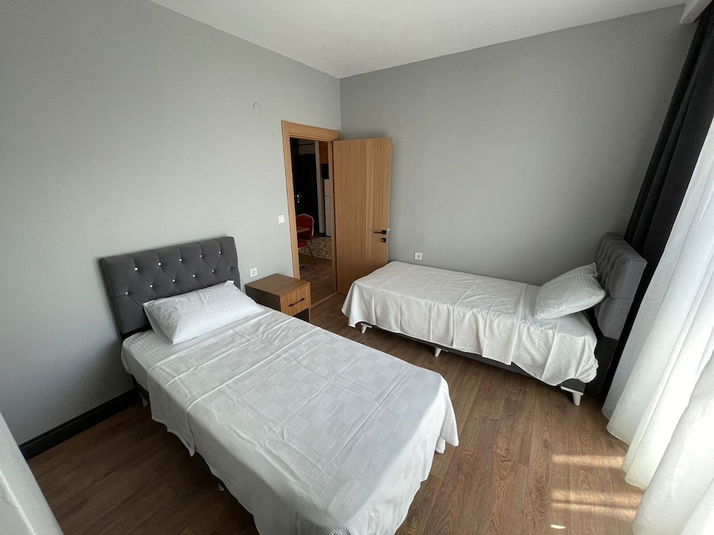 Almina Apartments And Suites (25km Away From Istanbul)