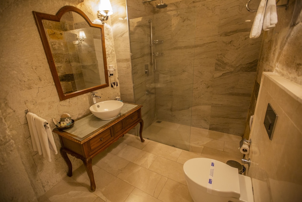 Artemis Cave Suites Adults Only