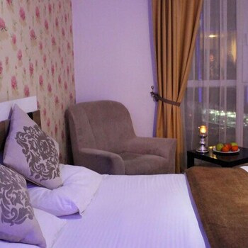 Suit 53 Hotel
