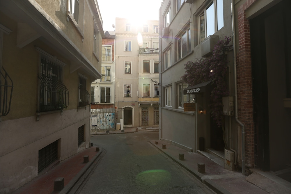 Azze Hotel