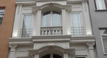 Montino Hotel