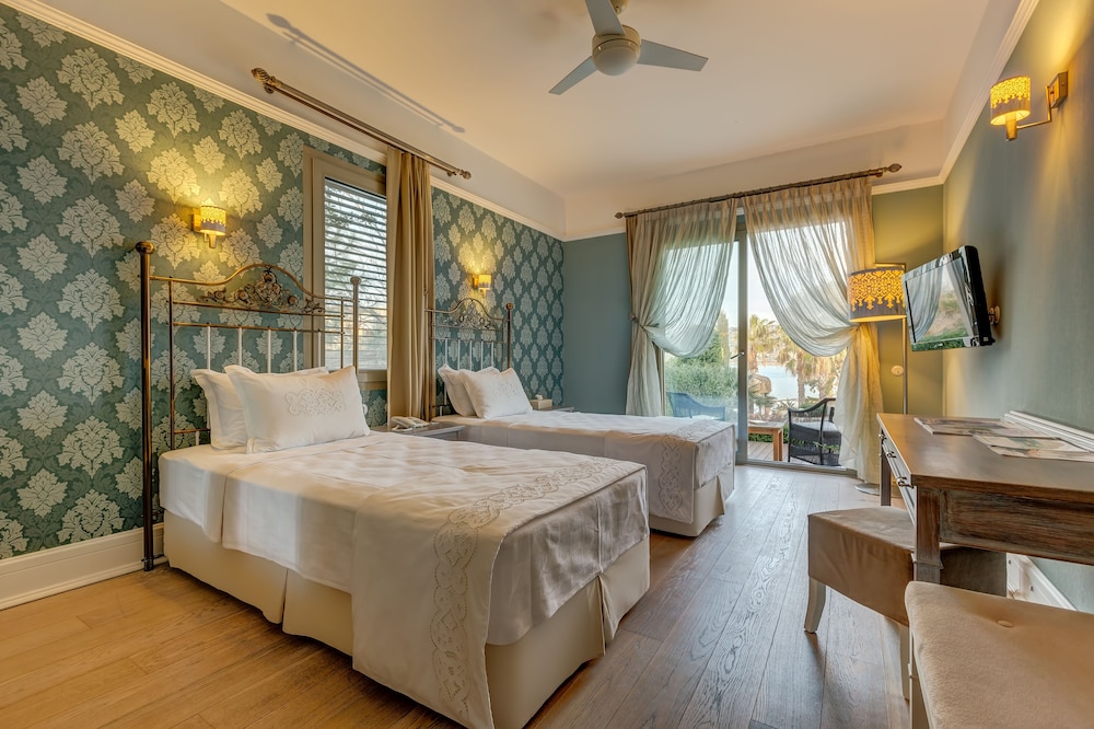 Antmare Hotel (14 Km Away From Cesme)